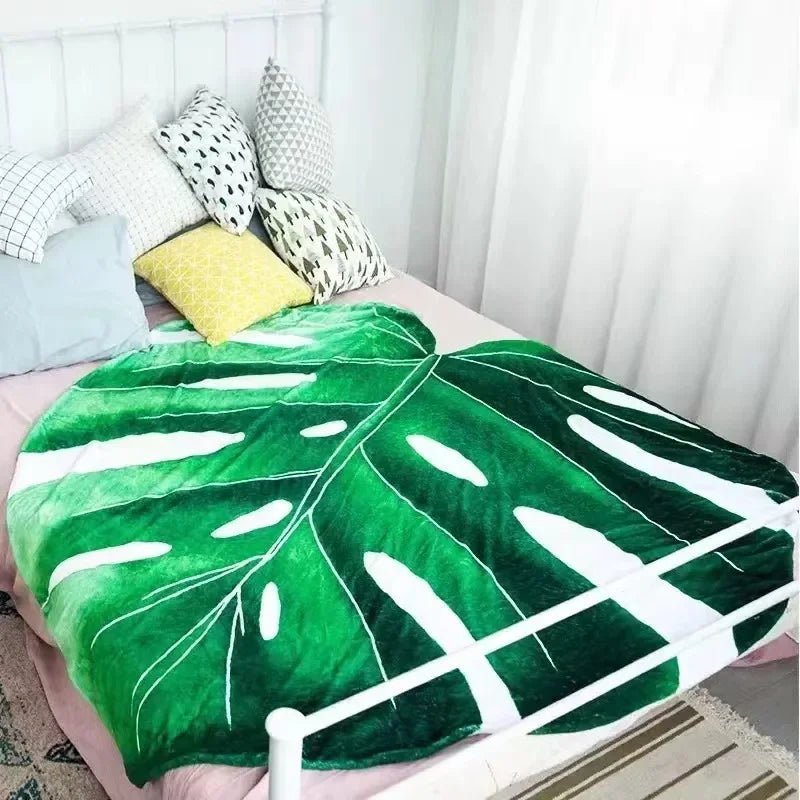 NNEOBA Green Leaf - Shaped Flannel Blanket