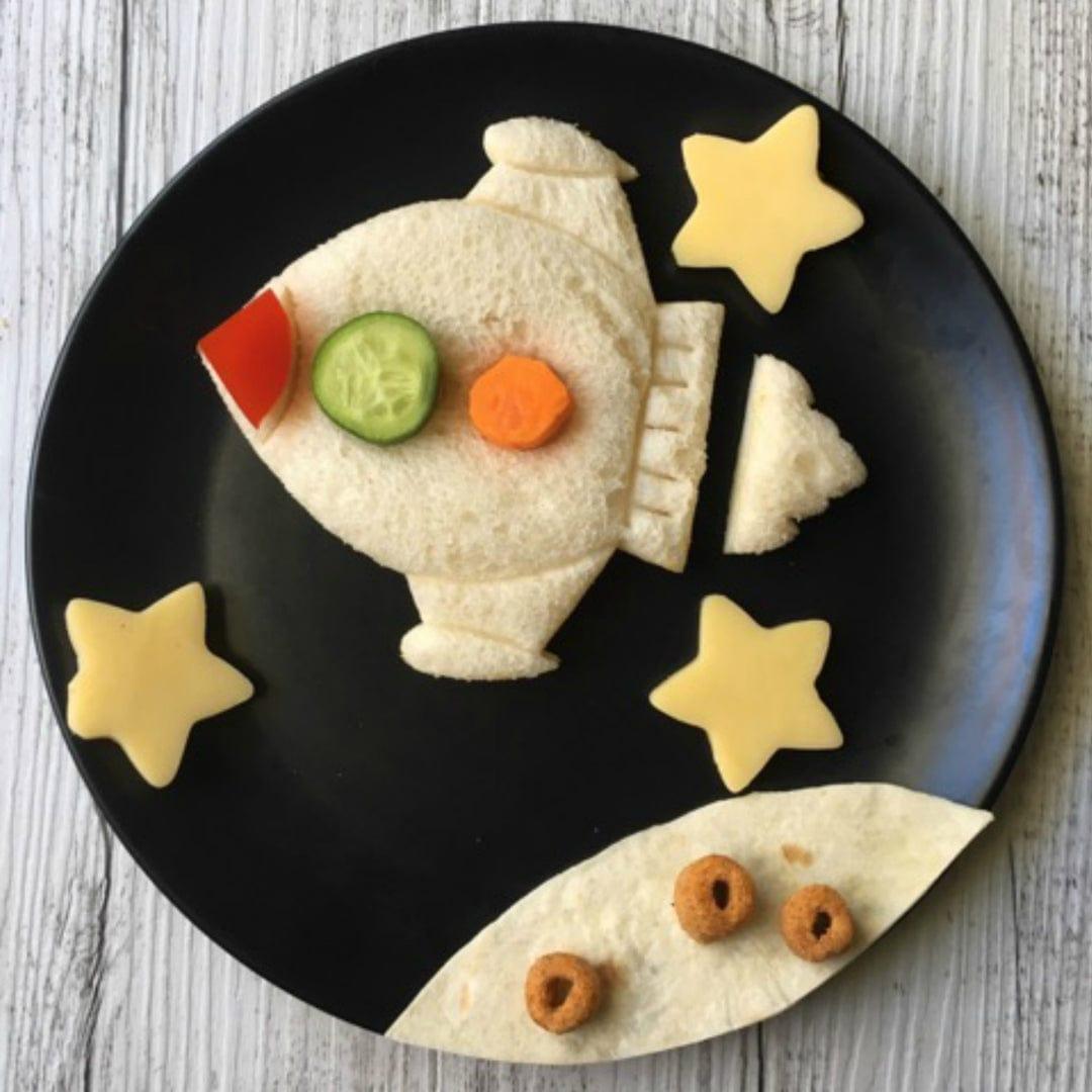 MONTII.CO Lunch Punch Sandwich Cutters | Space - '0647356923432 Toy Chest Australia 3