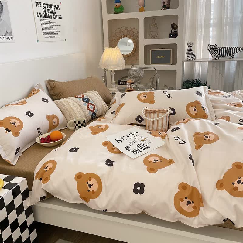 Cartoon Bear 4 - Piece Bedding Set with Comforter and Pillowcases for Kids - Soft and Cute Bed Linen (Comforter 150x200cm, Bed Sheet 200x230cm, Pillowcases 48x47cm)