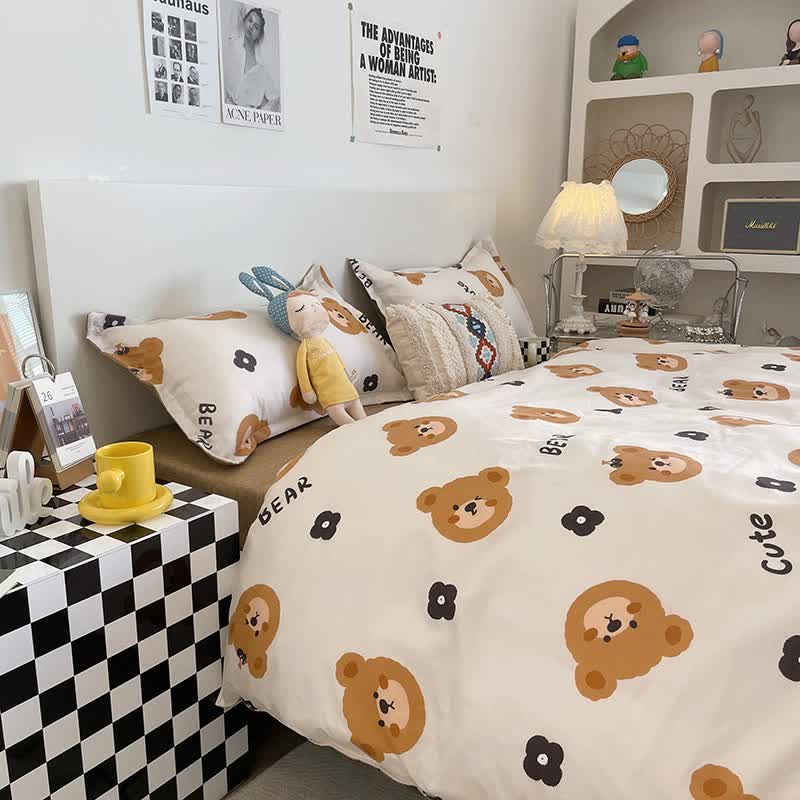 Cartoon Bear 4 - Piece Bedding Set with Comforter and Pillowcases for Kids - Soft and Cute Bed Linen (Comforter 150x200cm, Bed Sheet 200x230cm, Pillowcases 48x47cm)